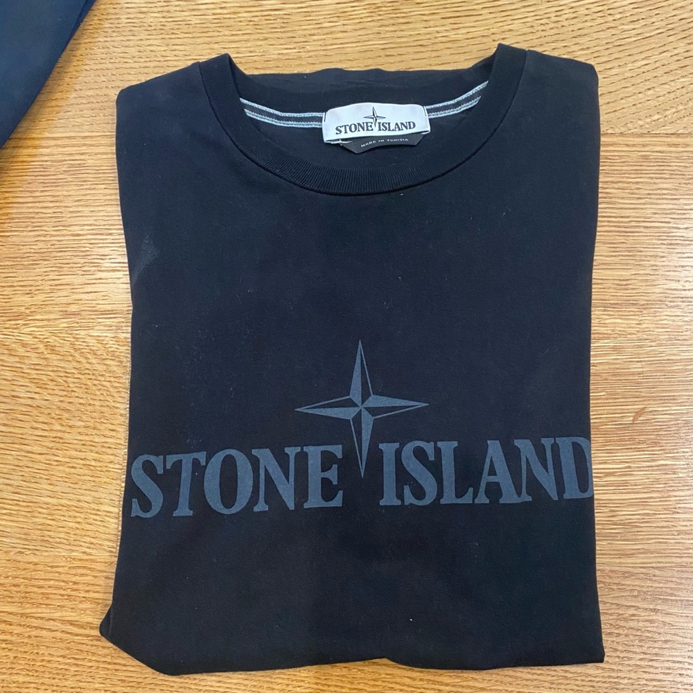 Black stone island tee shirt size medium